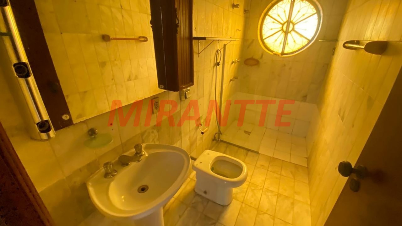 Sobrado de 221m² com 4 quartos em Interlagos