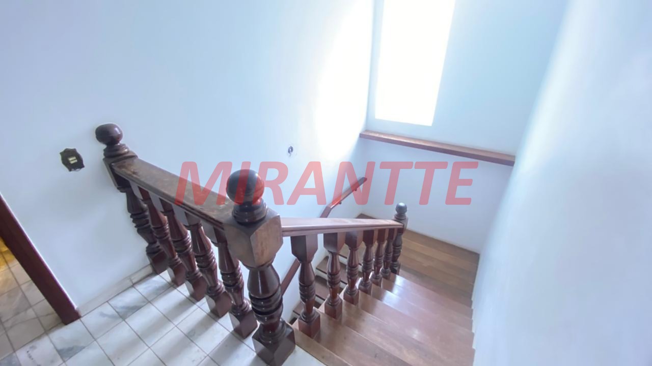 Sobrado de 221m² com 4 quartos em Interlagos