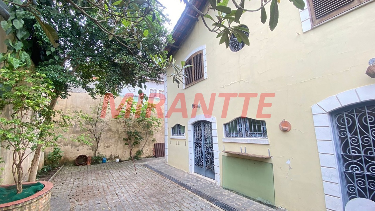 Sobrado de 221m² com 4 quartos em Interlagos