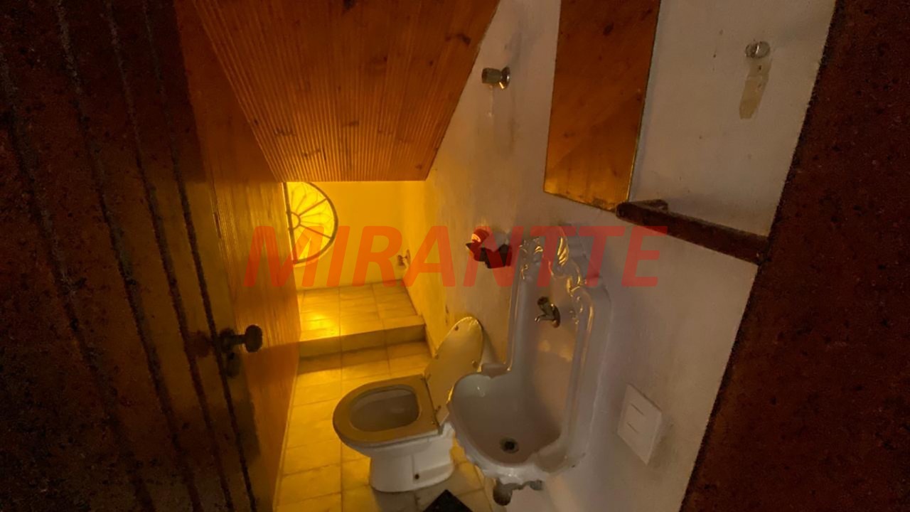 Sobrado de 221m² com 4 quartos em Interlagos