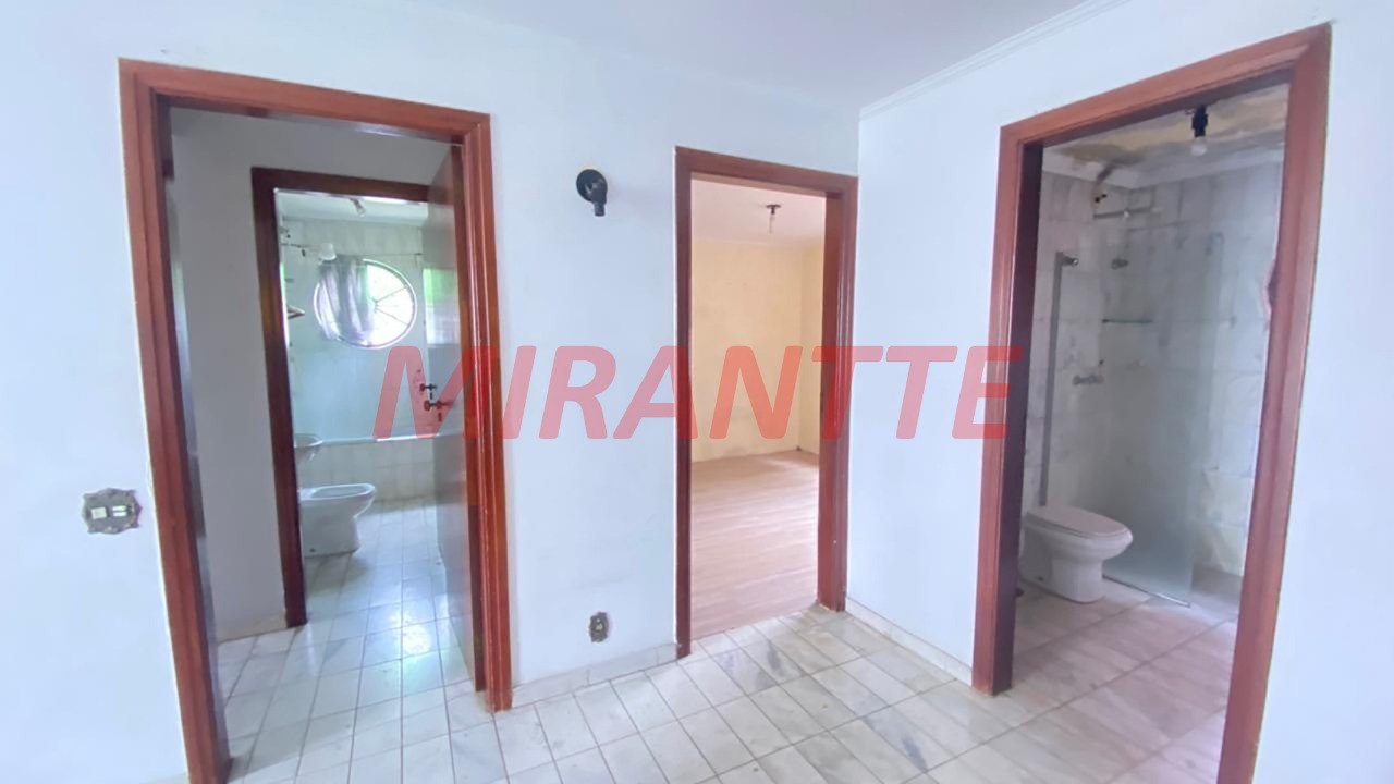 Sobrado de 221m² com 4 quartos em Interlagos