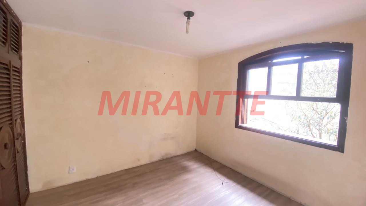 Sobrado de 221m² com 4 quartos em Interlagos