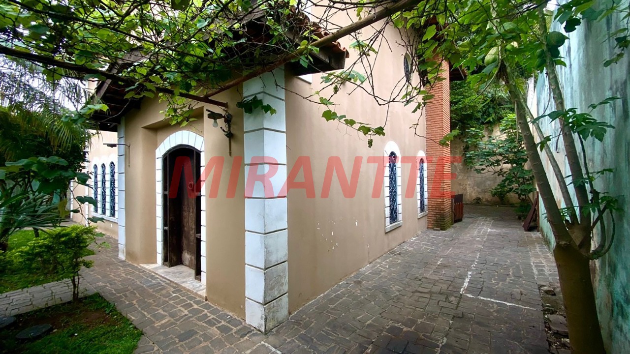 Sobrado de 221m² com 4 quartos em Interlagos