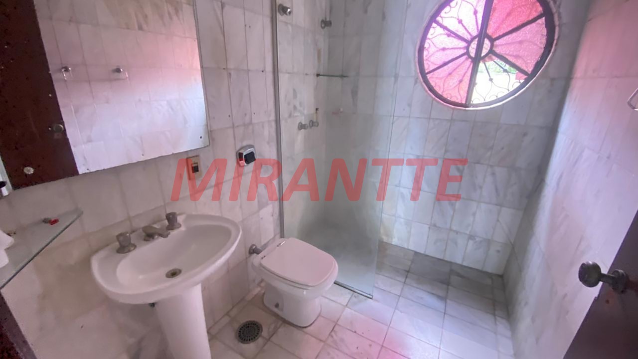 Sobrado de 221m² com 4 quartos em Interlagos