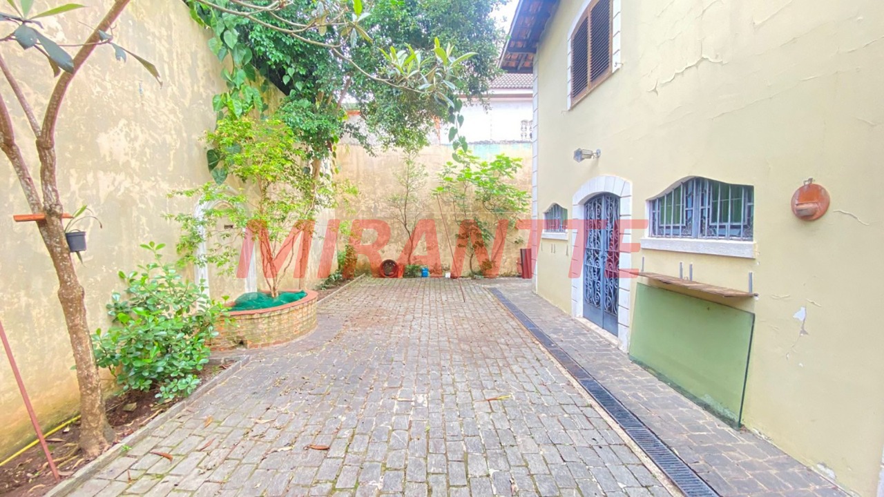 Sobrado de 221m² com 4 quartos em Interlagos