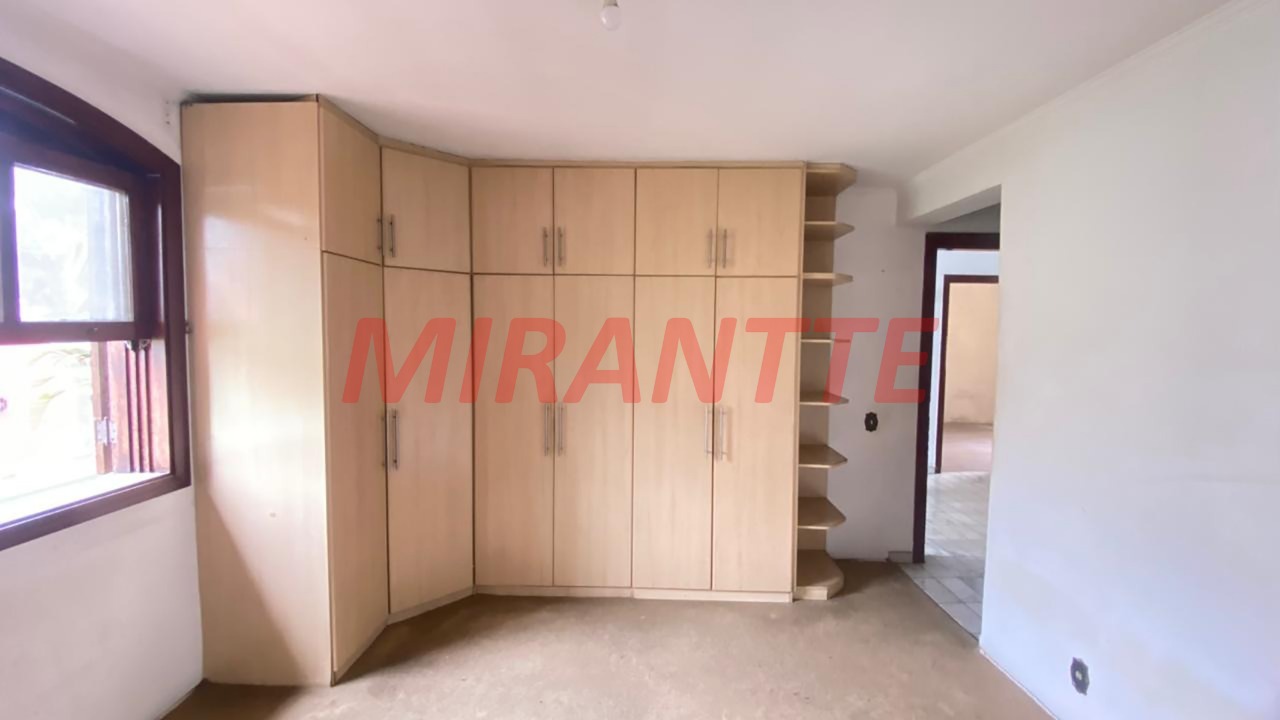 Sobrado de 221m² com 4 quartos em Interlagos