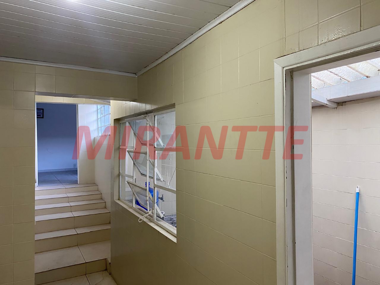 Comercial de 105m² em Santana