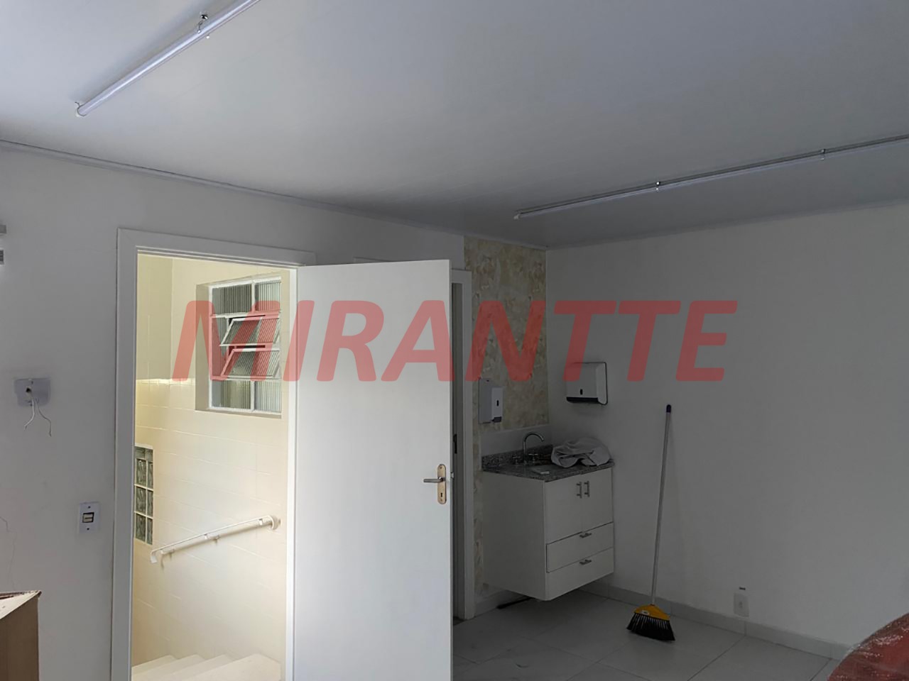 Comercial de 105m² em Santana
