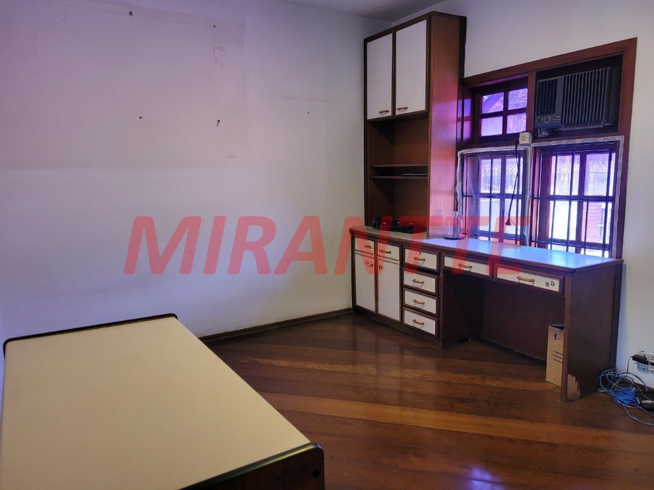 Sobrado de 476m² com 5 quartos em Vila Galvão