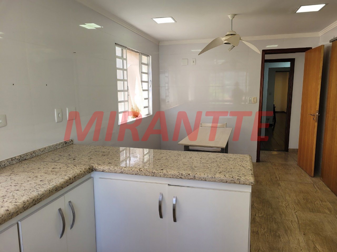 Sobrado de 476m² com 5 quartos em Vila Galvão