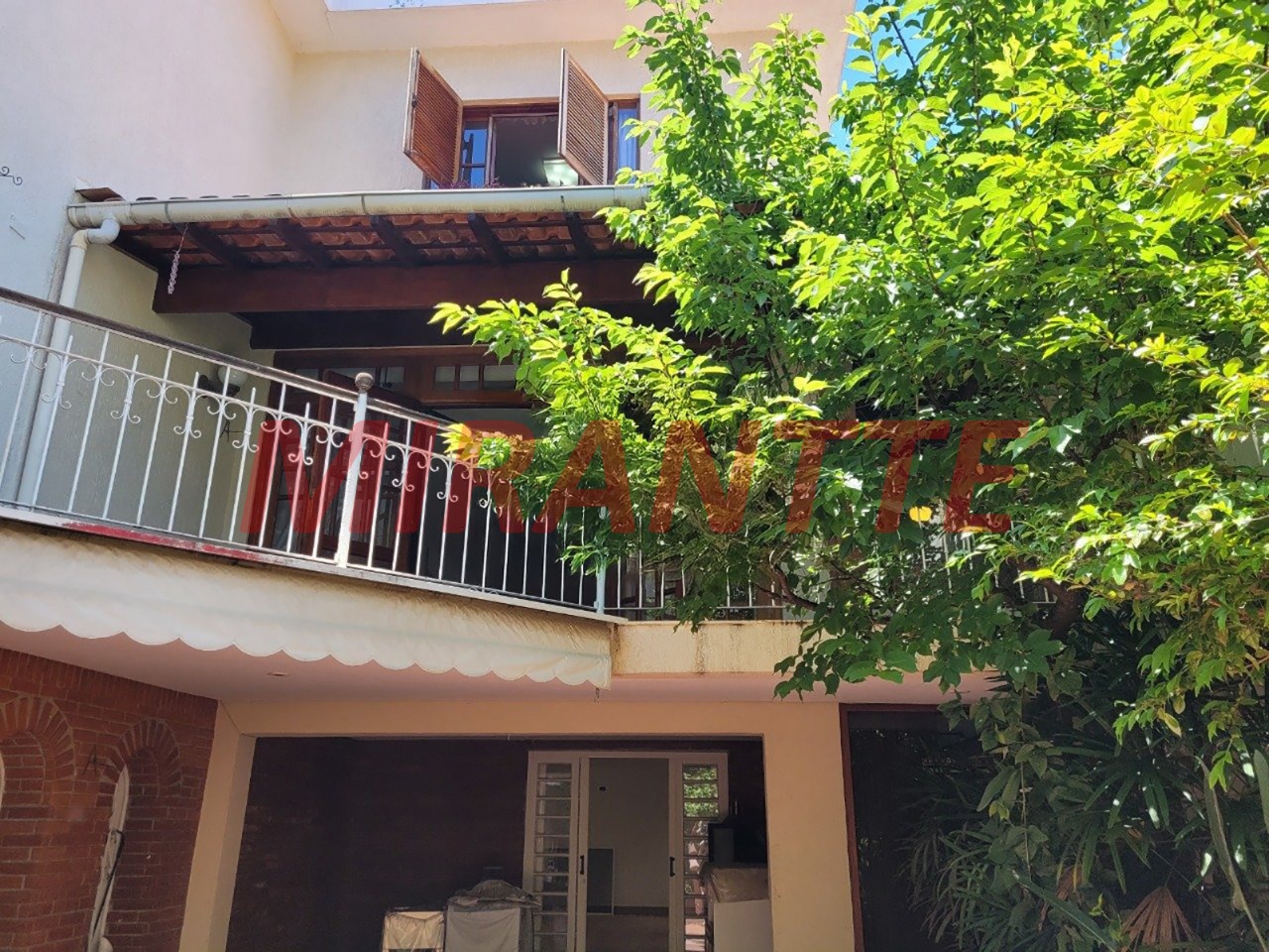 Sobrado de 476m² com 5 quartos em Vila Galvão