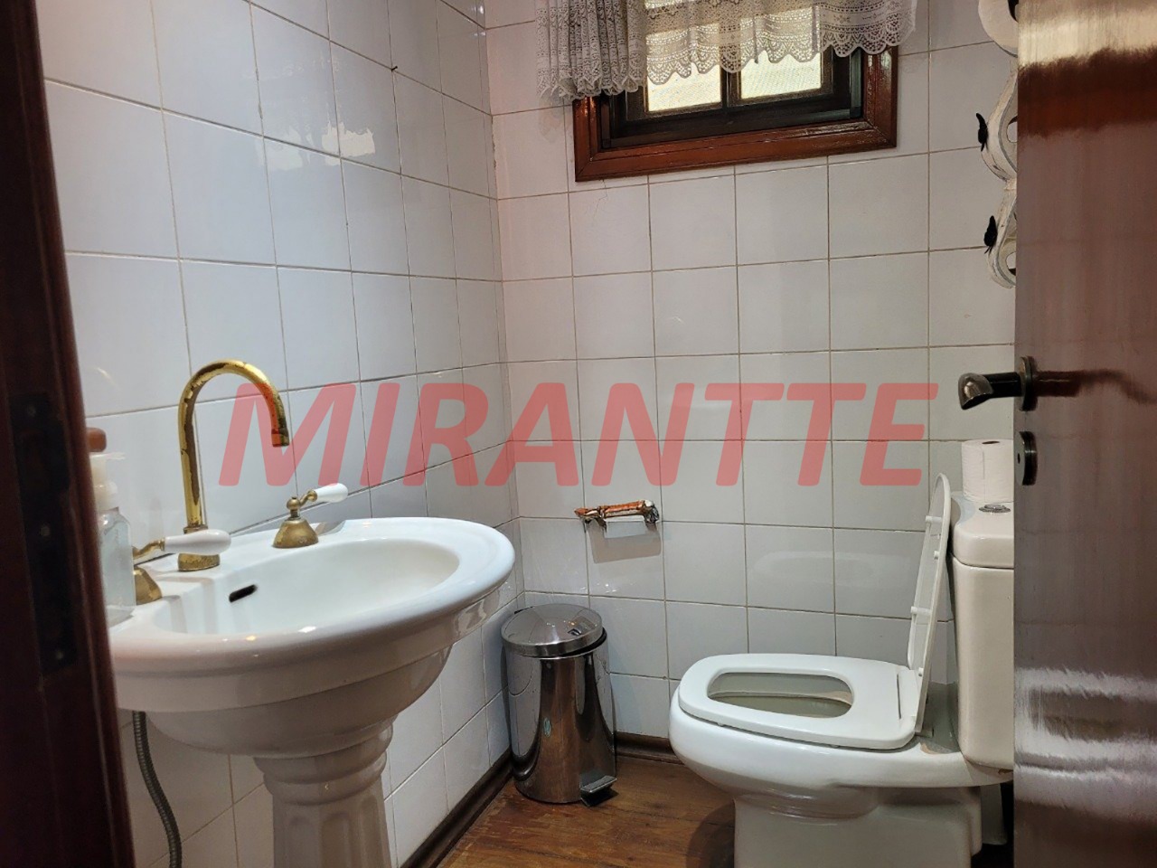 Sobrado de 476m² com 5 quartos em Vila Galvão