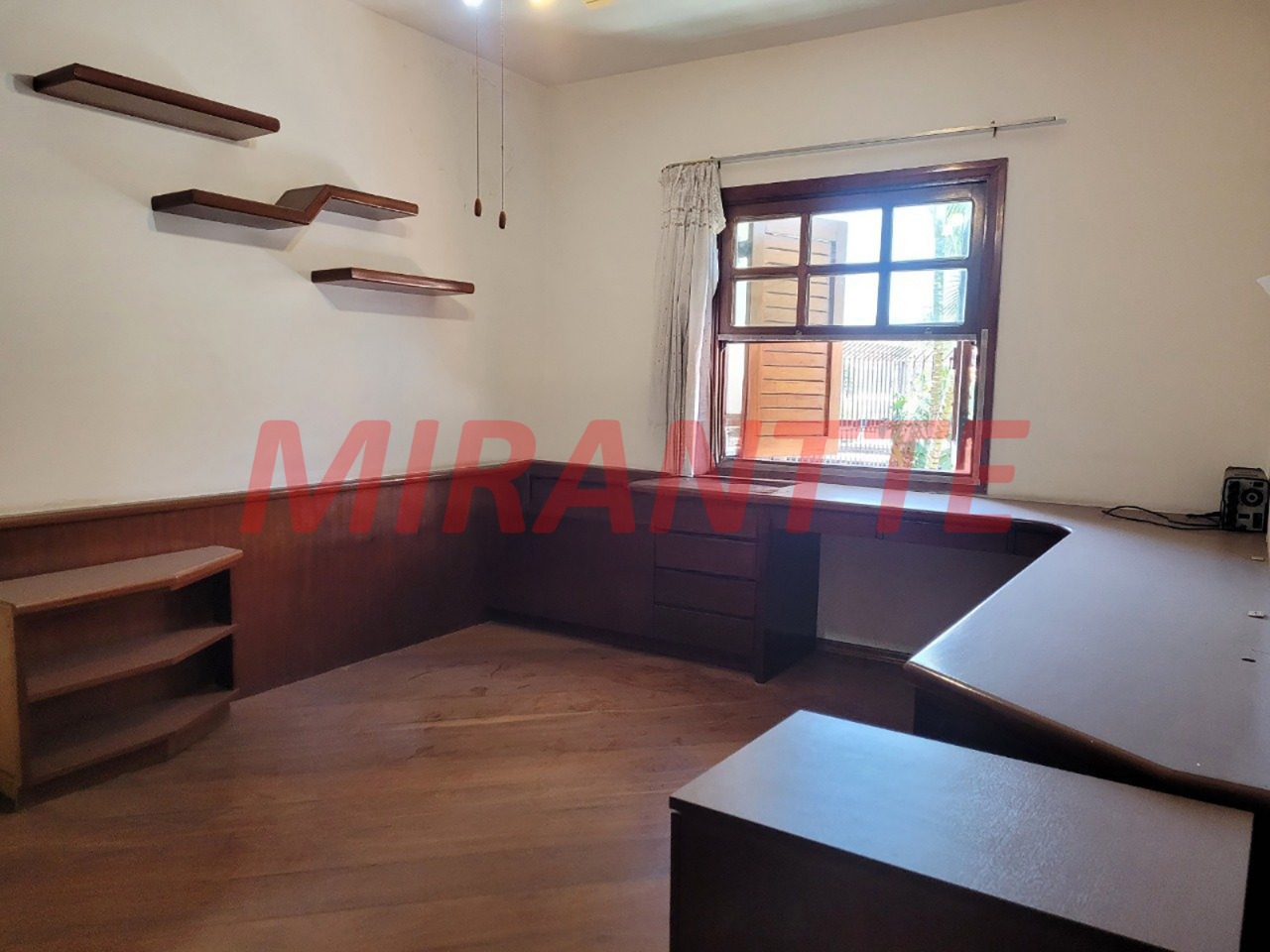 Sobrado de 476m² com 5 quartos em Vila Galvão