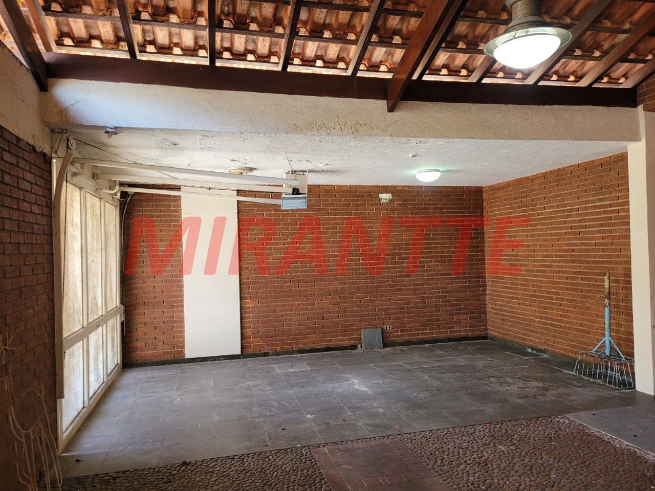 Sobrado de 476m² com 5 quartos em Vila Galvão