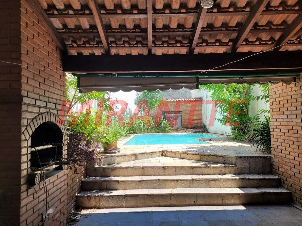Sobrado de 476m² com 5 quartos em Vila Galvão