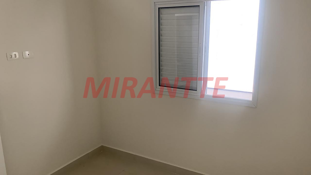 Apartamento de 39m² com 2 quartos em Vila Mazzei