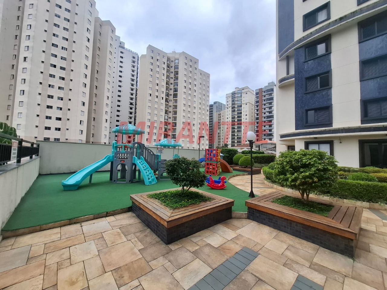 Apartamento de 92m² com 3 quartos em Santa Teresinha