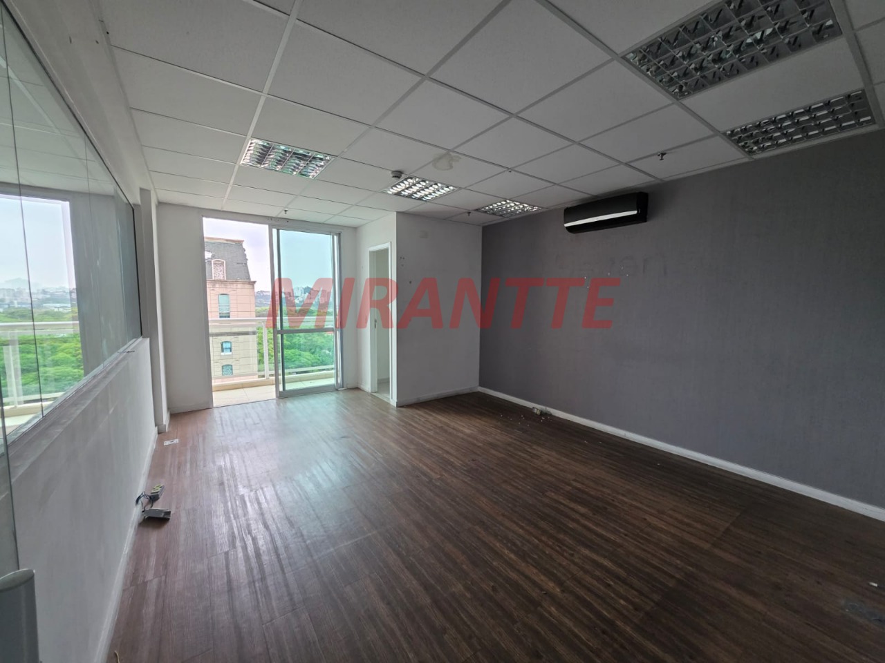 Comercial de 49m² em Santana