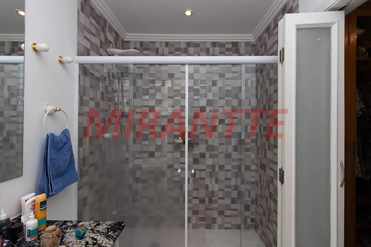 Sobrado de 323m² com 4 quartos em Jardim Guançã