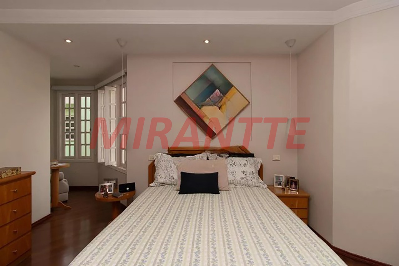 Sobrado de 323m² com 4 quartos em Jardim Guançã