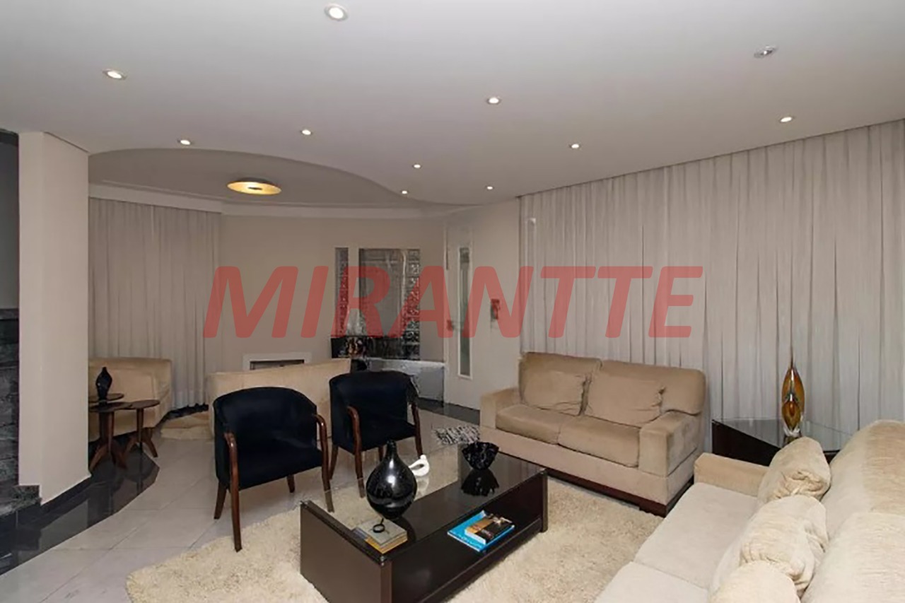 Sobrado de 323m² com 4 quartos em Jardim Guançã