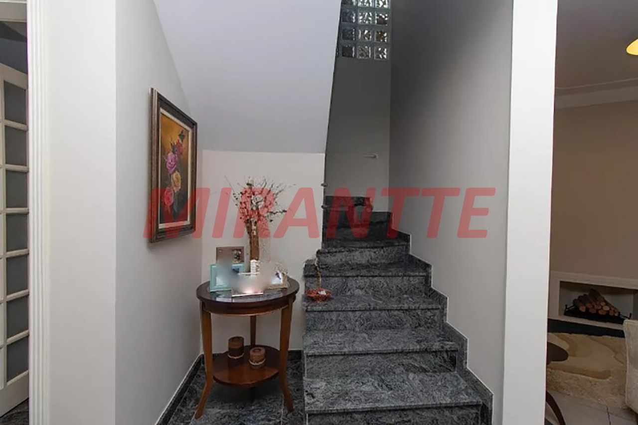 Sobrado de 323m² com 4 quartos em Jardim Guançã
