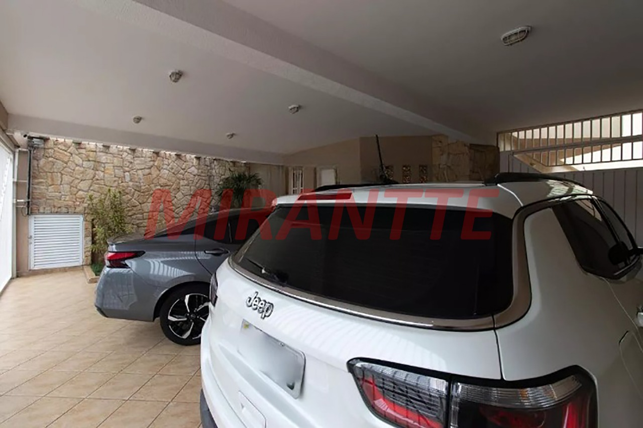 Sobrado de 323m² com 4 quartos em Jardim Guançã