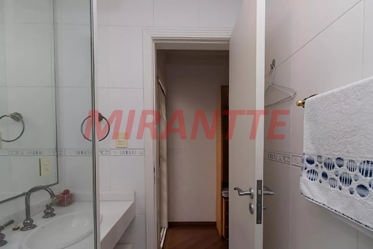 Sobrado de 323m² com 4 quartos em Jardim Guançã