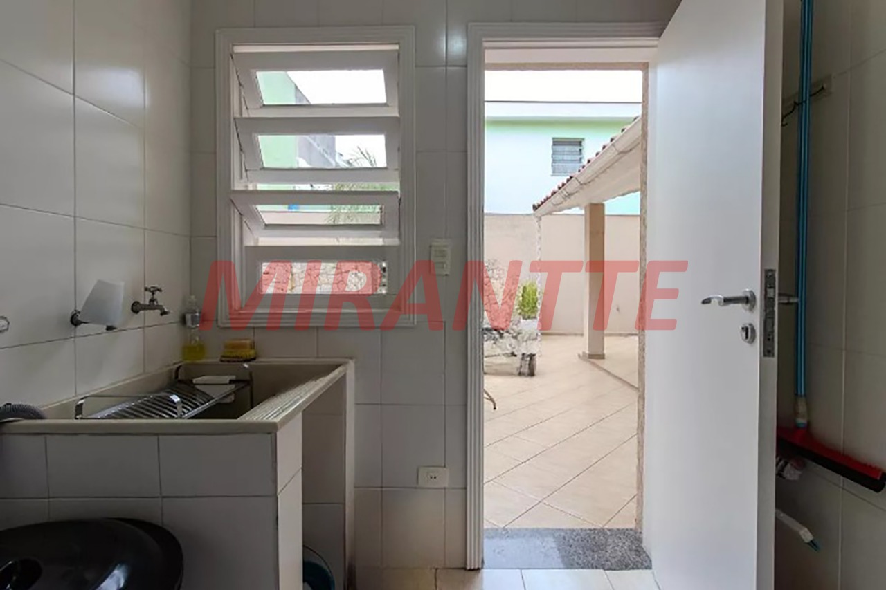 Sobrado de 323m² com 4 quartos em Jardim Guançã