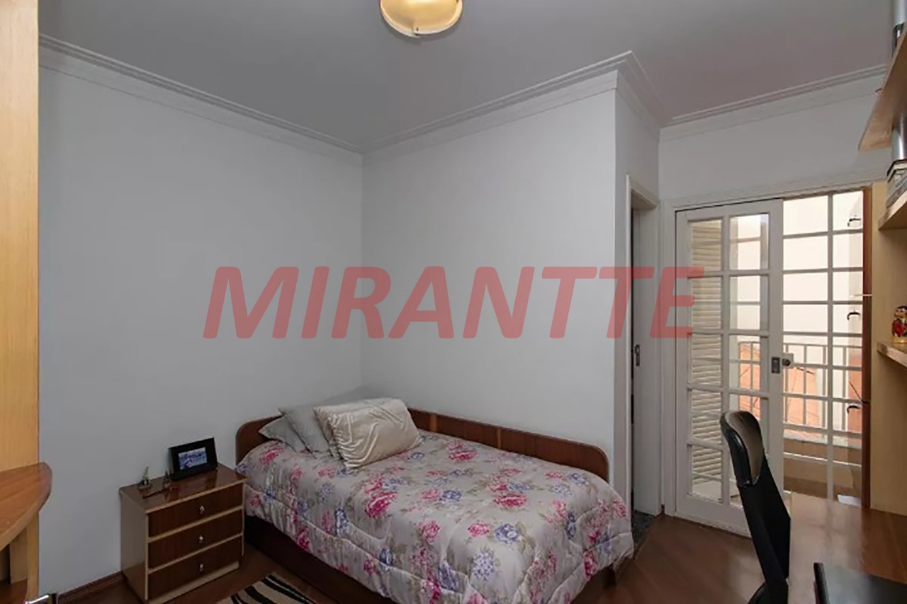 Sobrado de 323m² com 4 quartos em Jardim Guançã