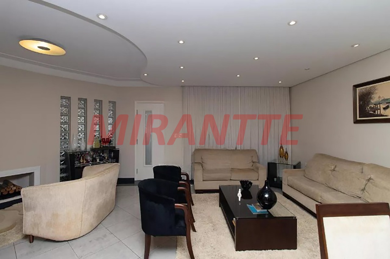Sobrado de 323m² com 4 quartos em Jardim Guançã