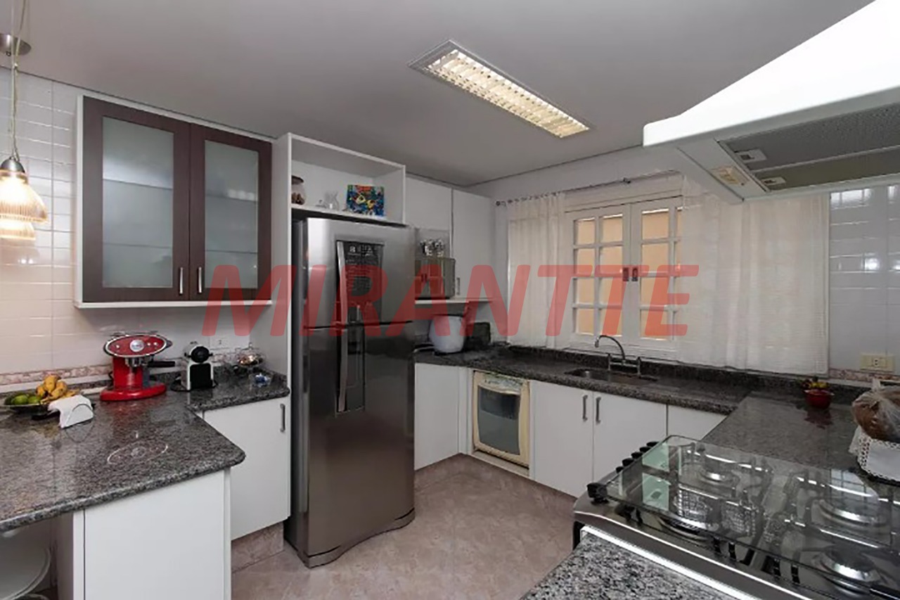 Sobrado de 323m² com 4 quartos em Jardim Guançã