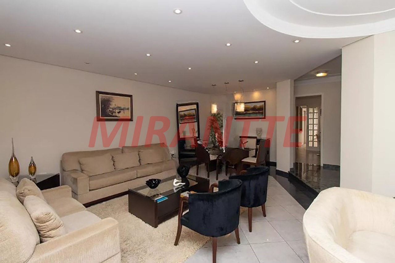 Sobrado de 323m² com 4 quartos em Jardim Guançã