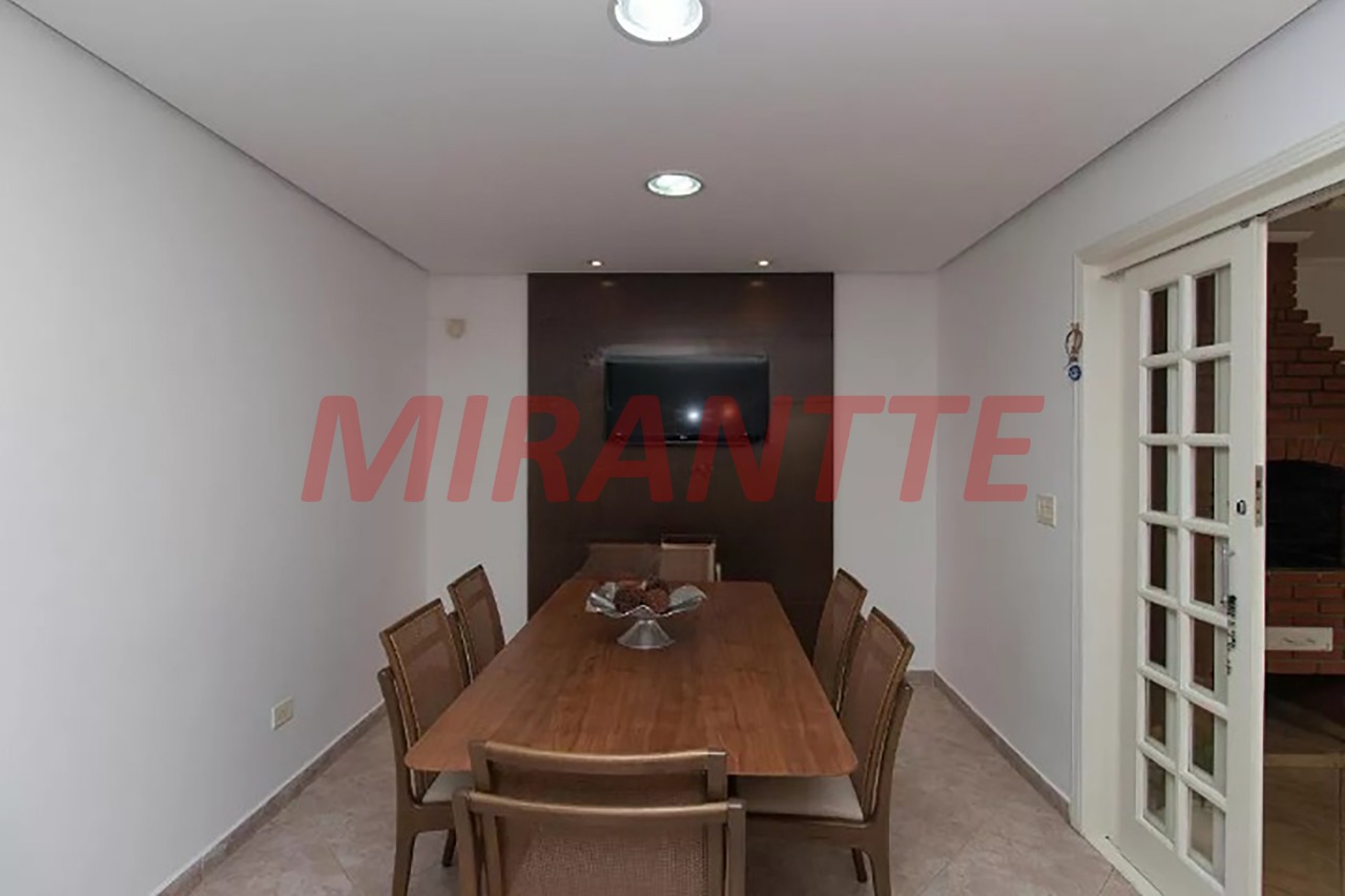 Sobrado de 323m² com 4 quartos em Jardim Guançã