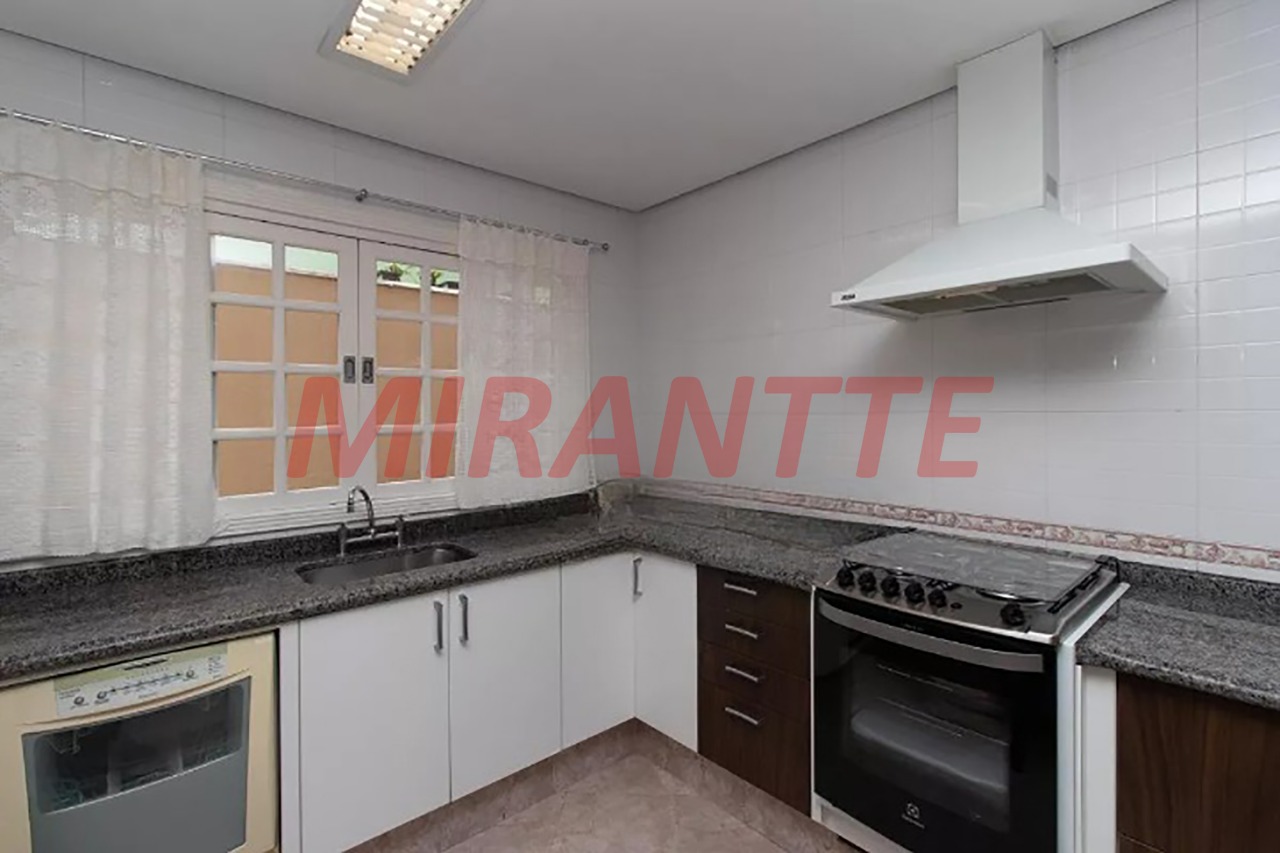 Sobrado de 323m² com 4 quartos em Jardim Guançã