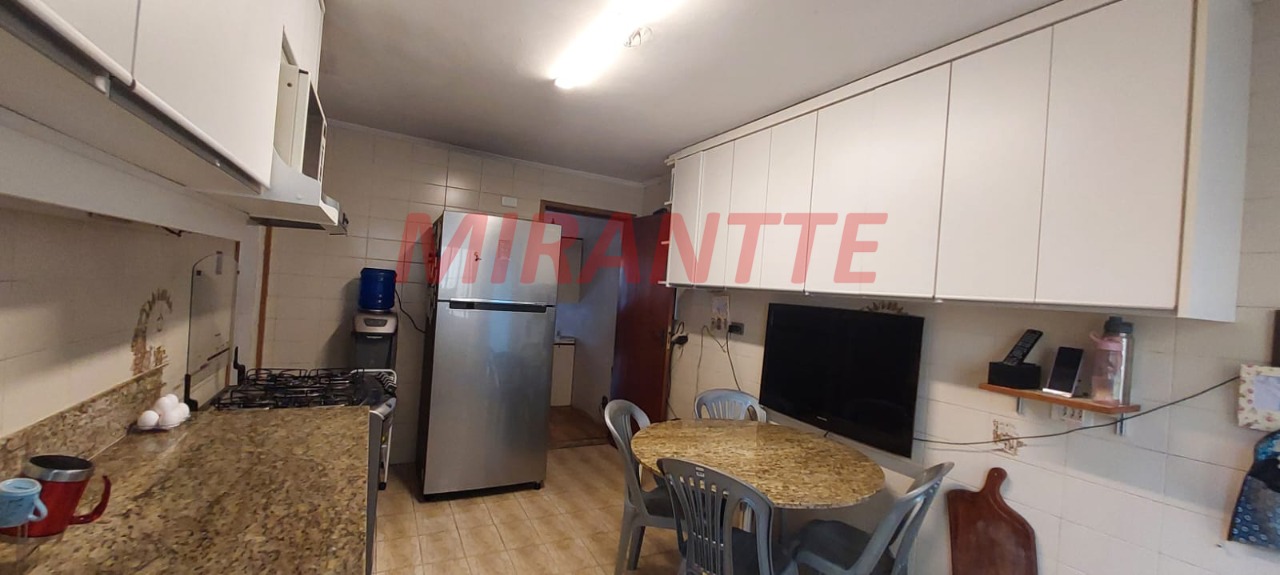 Sobrado de 174m² com 3 quartos em Santana