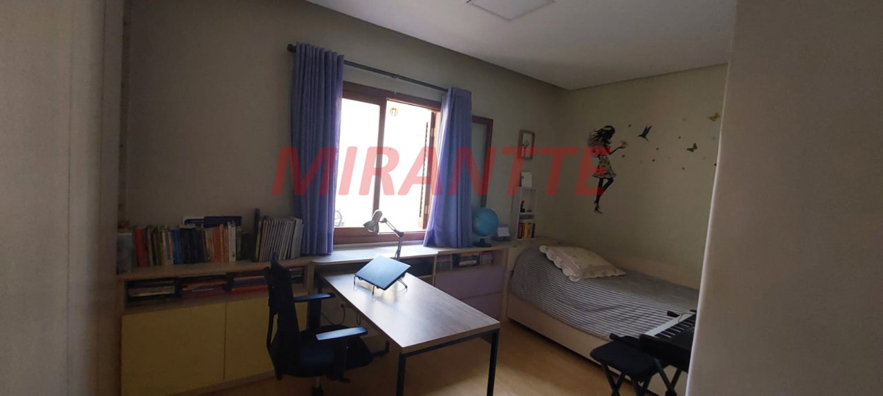 Sobrado de 174m² com 3 quartos em Santana