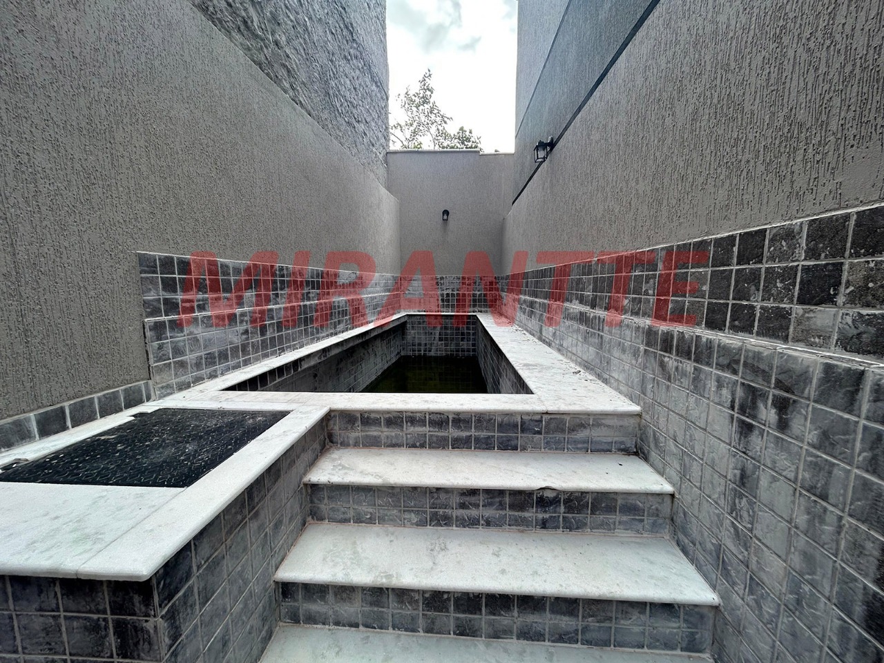 Cond. fechado de 39.73m² com 2 quartos em Caiçara