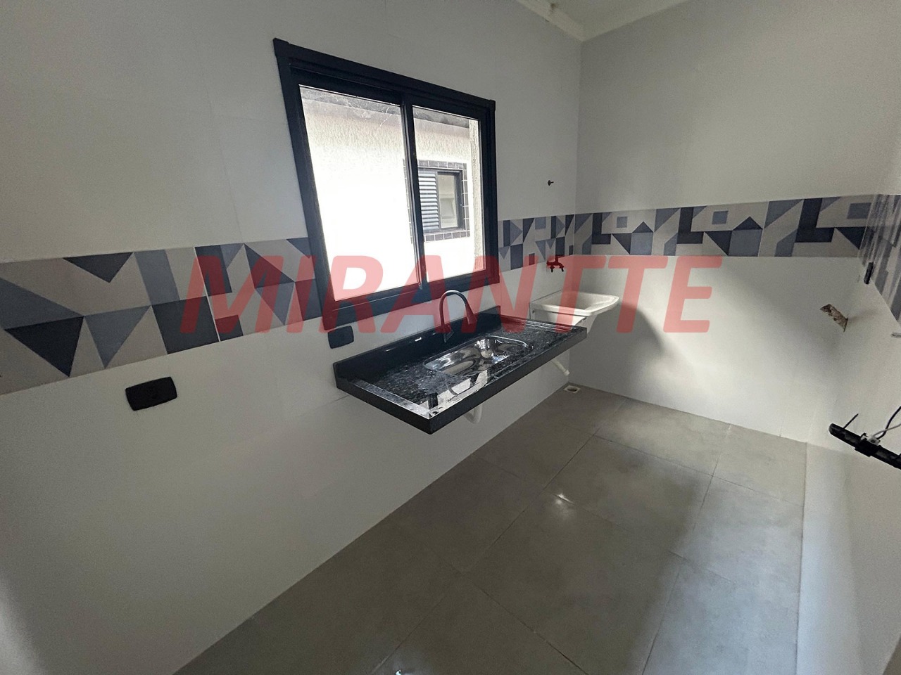 Cond. fechado de 46.75m² com 2 quartos em Caiçara