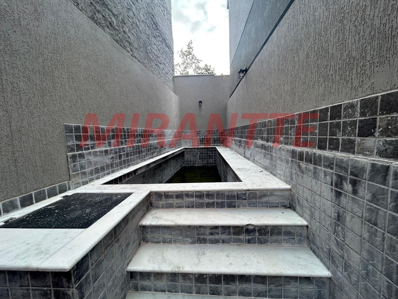 Cond. fechado de 54.48m² com 2 quartos em Caiçara