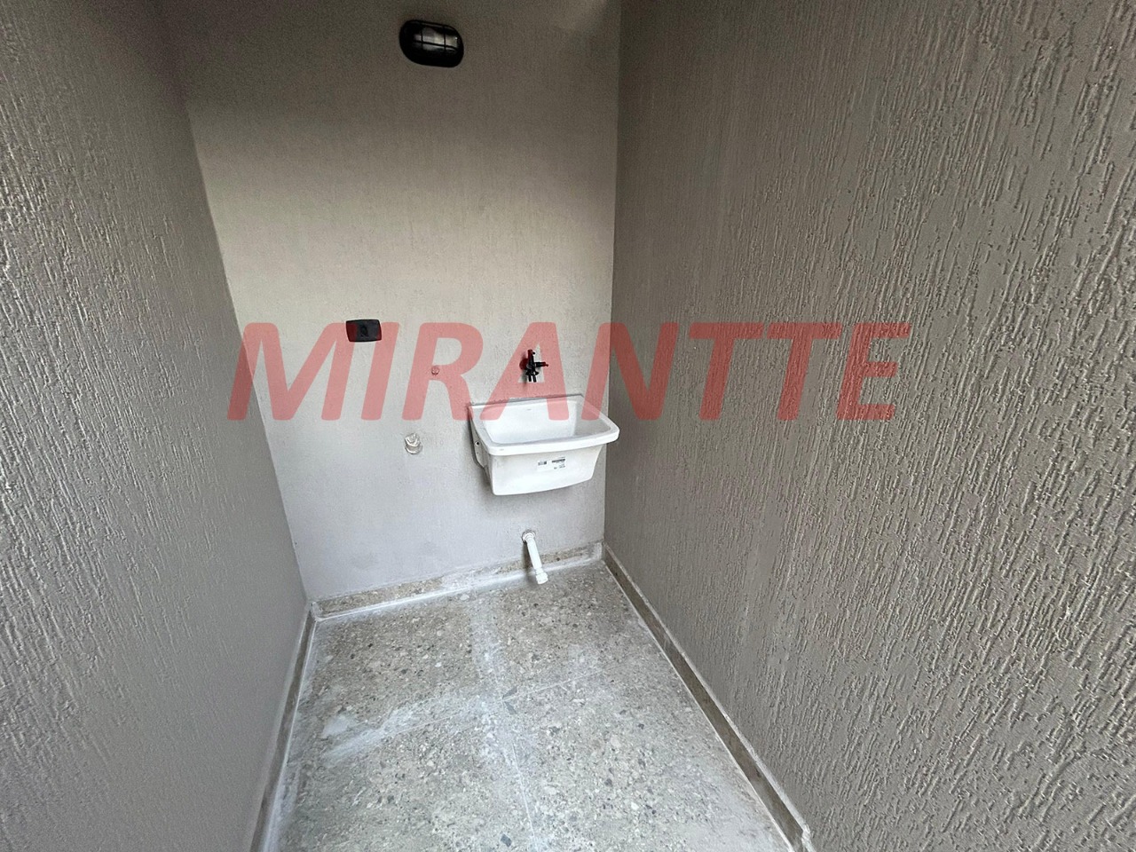 Cond. fechado de 54.48m² com 2 quartos em Caiçara