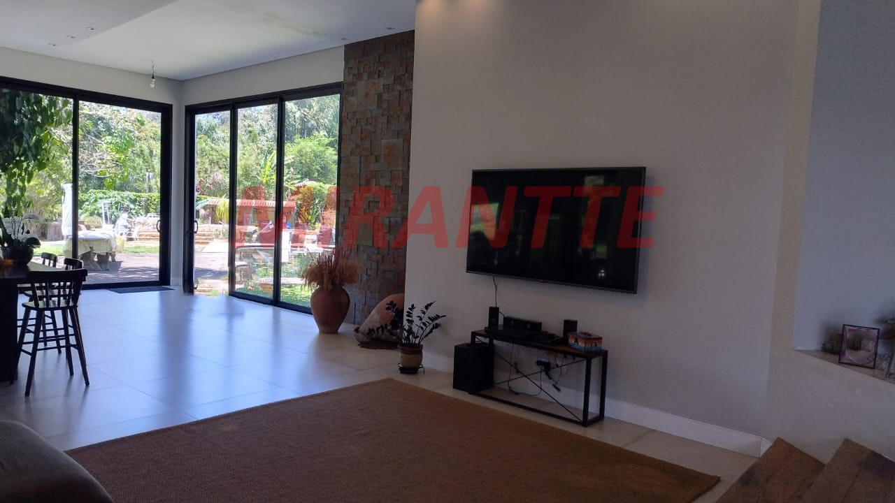 Casa terrea de 350m² com 3 quartos em Serra da Cantareira