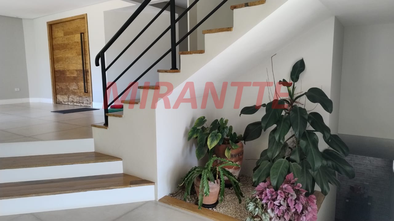 Casa terrea de 350m² com 3 quartos em Serra da Cantareira