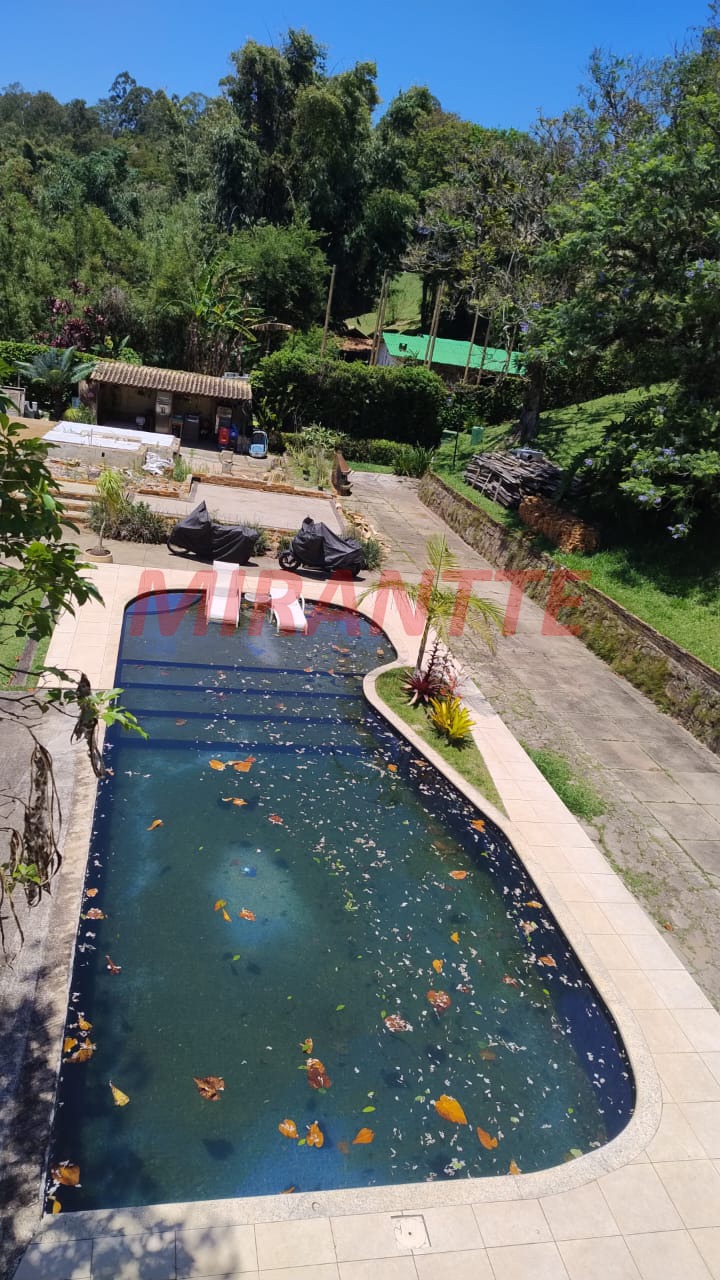 Casa terrea de 350m² com 3 quartos em Serra da Cantareira
