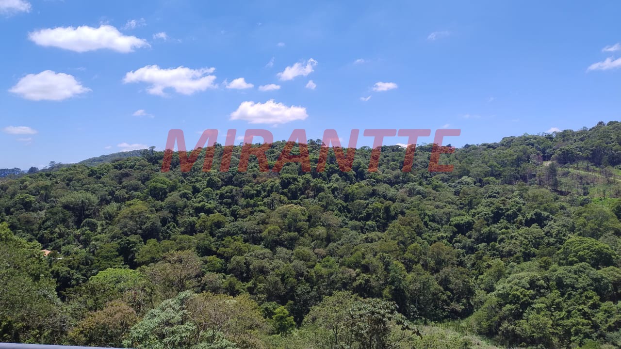 Casa terrea de 350m² com 3 quartos em Serra da Cantareira