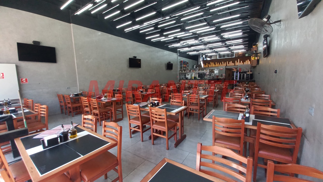 Comercial de 320m² em Água Fria