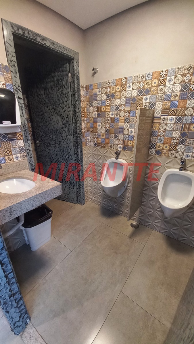 Comercial de 320m² em Água Fria