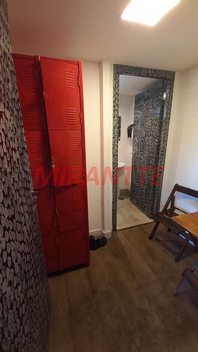 Comercial de 320m² em Água Fria