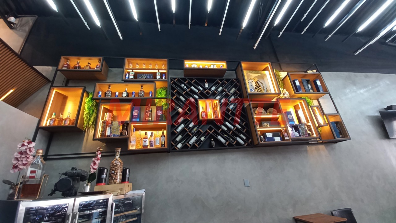 Comercial de 320m² em Água Fria