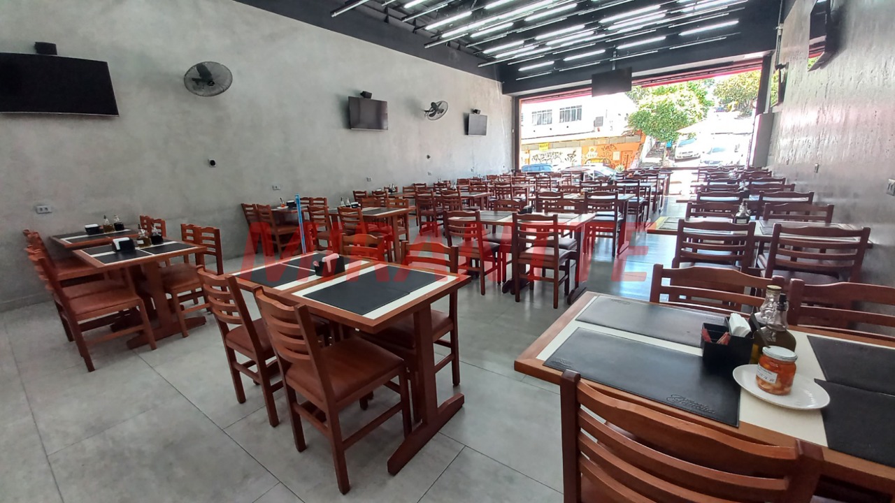 Comercial de 320m² em Água Fria
